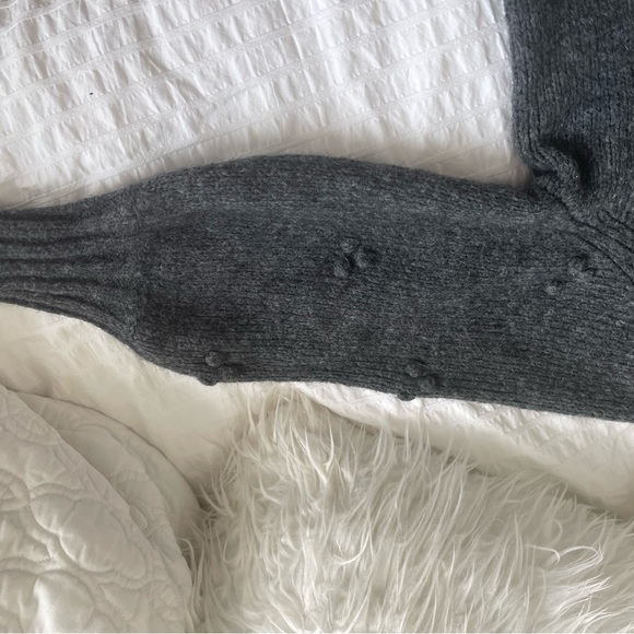 Gap size small grey wool sweater with knobby details - Picture 3 of 6